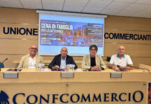Piazza Duomo torna a tavola con la «Cena in famiglia per la Cattedrale»